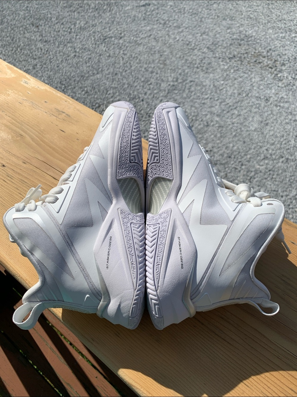Triple Double basketball shoe by Moolah Kicks in the "White Hot" size 8 - Picture 6 of 13